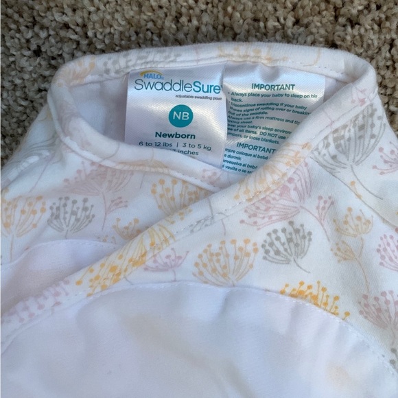 Halo Newborn Swaddle - Picture 3 of 3